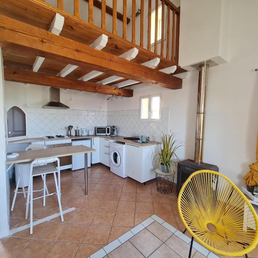 Apartamento Le Gite De La Badassiere Forcalquier Exterior foto