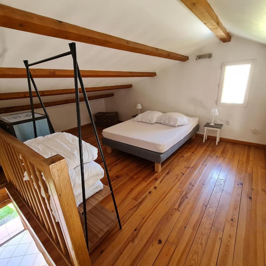 Apartamento Le Gite De La Badassiere Forcalquier Exterior foto