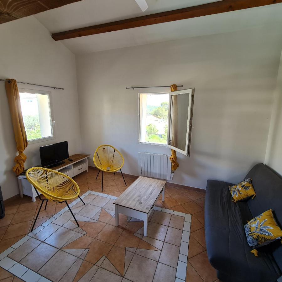 Apartamento Le Gite De La Badassiere Forcalquier Exterior foto